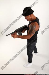 2015 10 MARCUS TOMMYGUN POSE2 01 A