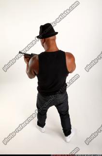 2015 10 MARCUS TOMMYGUN POSE2 03 A
