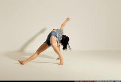 smax-angelica-yoga-camatkarasana-pose