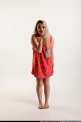 kayaa-daily-pose3-kiss