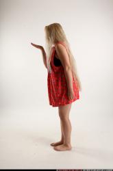 kayaa-daily-pose3-kiss