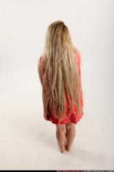 kayaa-daily-pose3-kiss