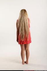 kayaa-daily-pose3-kiss