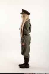 kayaa-uniform-salute-pose