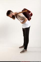 oscar-guitar-taking-bow