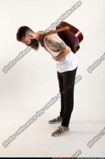 oscar-guitar-taking-bow