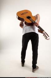 oscar-guitar-taking-bow