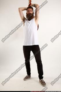 2016 02 OSCAR GUITAR SMASH 00 C