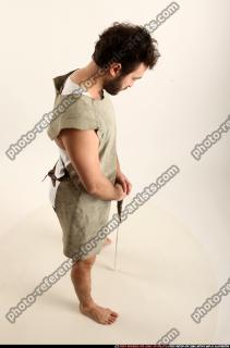 2016 03 WOLFF MEDIEVAL SWORD POSE1 GUARDING 06 A