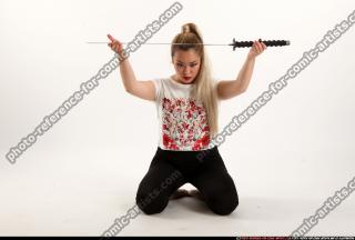 2016 03 KAYA KATANA POSE1 00 B