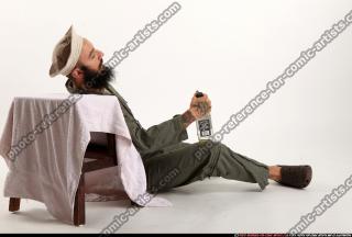 2016 03 EDGAR DRUNK POSE2 05 B