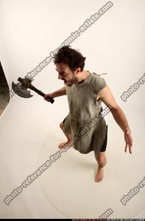 2016 04 WOLFF MEDIEVAL AXE POSE1 01 A