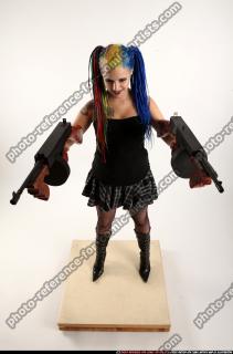 2016 05 DOLORES DUAL TOMMYGUNS POSE2 00 A