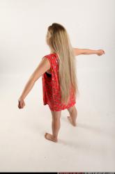 kayaa-daily-pose5-stretching