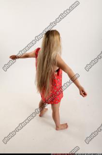 2016 05 KAYA DAILY POSE5 STRETCHING 05 A