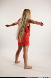 kayaa-daily-pose5-stretching