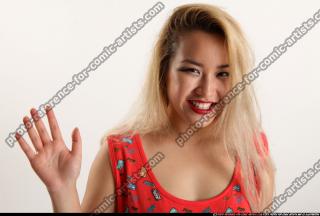 2016 06 KAYA DAILY POSE6 WAVEING 10