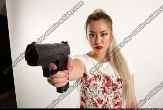 2016 06 KAYA PISTOL POSE3 08