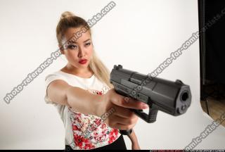 kayaa-pistol-pose3