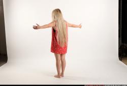 kayaa-daily-pose7-welcoming