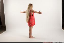 kayaa-daily-pose7-welcoming