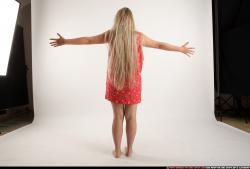 kayaa-daily-pose7-welcoming