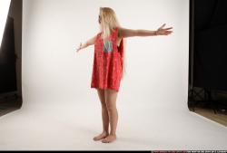 kayaa-daily-pose7-welcoming