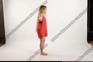 2016 07 KAYA DAILY POSE7 WELCOMING 06 B