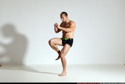 smax-streetfighter-front-kick