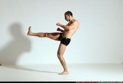 smax-streetfighter-front-kick