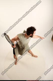 2016 07 WOLFF MEDIEVAL AXE POSE2 SMASH 06 A