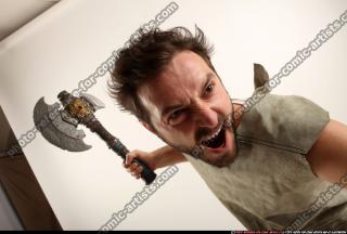 2016 07 WOLFF MEDIEVAL AXE POSE2 SMASH 10
