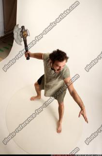 2016 07 WOLFF MEDIEVAL AXE POSE2 SMASH 07 A