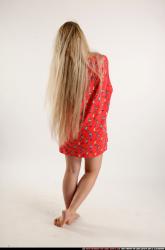 kayaa-daily-pose8-stretching