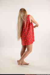 kayaa-daily-pose8-stretching