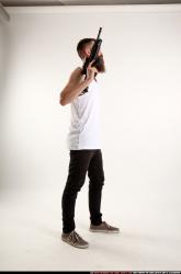 oscar-smg-m4a1-pose1