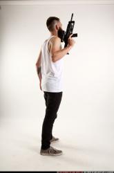 oscar-smg-m4a1-pose1