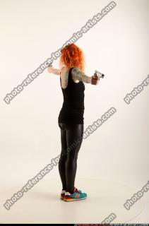 2016 09 ZORA DUAL PISTOLS POSE2 05 B