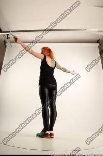 2016 09 ZORA DUAL PISTOLS POSE2 03 C