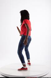 carrie-dagger-defend-pose