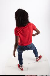 carrie-dagger-defend-pose