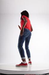 carrie-dagger-defend-pose