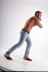 regelio-axe-smash-pose