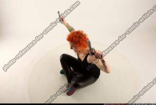 2016 11 ZORA DUAL PISTOLS POSE4 01 A