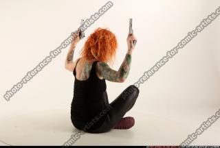 2016 11 ZORA DUAL PISTOLS POSE4 05 B