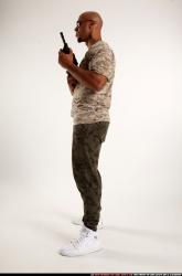 Ron-smg-m4a1-guarding-pose