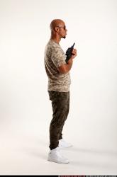 Ron-smg-m4a1-guarding-pose