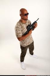 Ron-smg-m4a1-guarding-pose