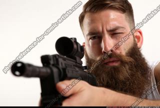 2016 11 OSCAR SMG M4A1 POSE3 11