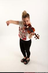 kayaa-standing-playing-violin